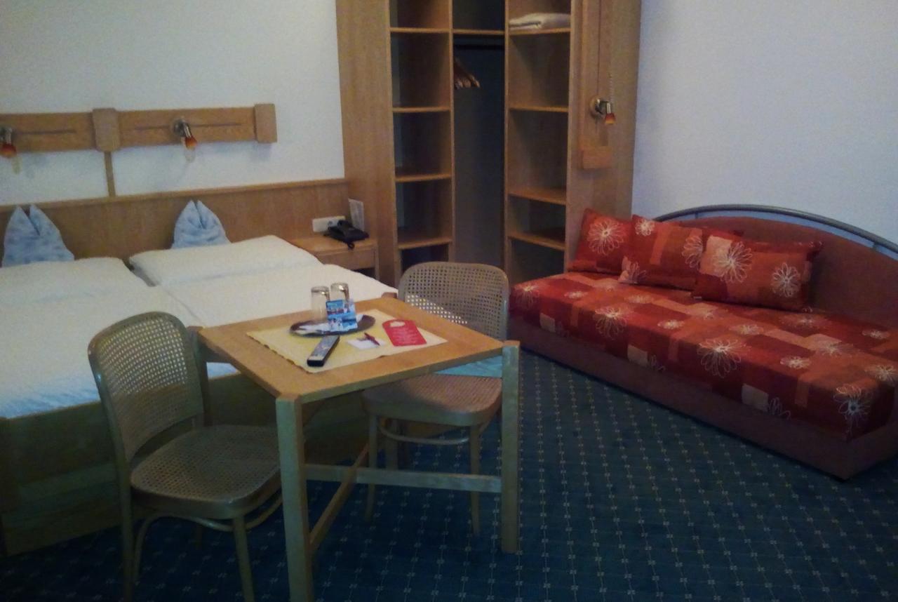 Hotel Zum Goldenen Hirschen Göstling an der Ybbs Dış mekan fotoğraf