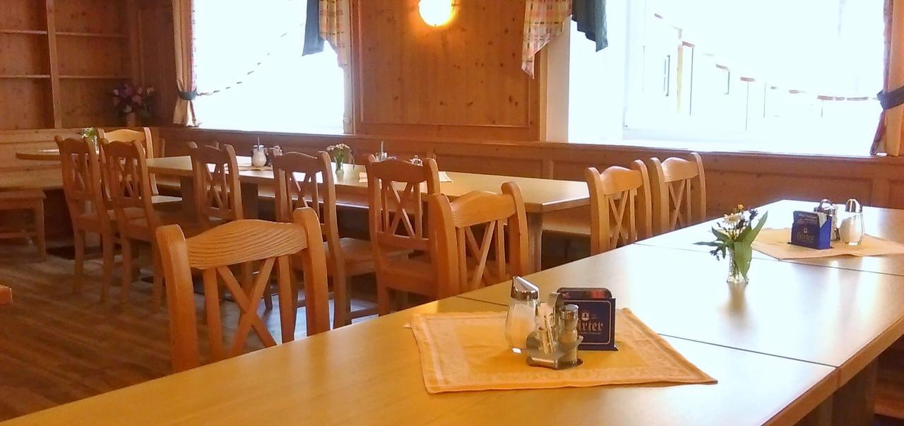 Hotel Zum Goldenen Hirschen Göstling an der Ybbs Dış mekan fotoğraf
